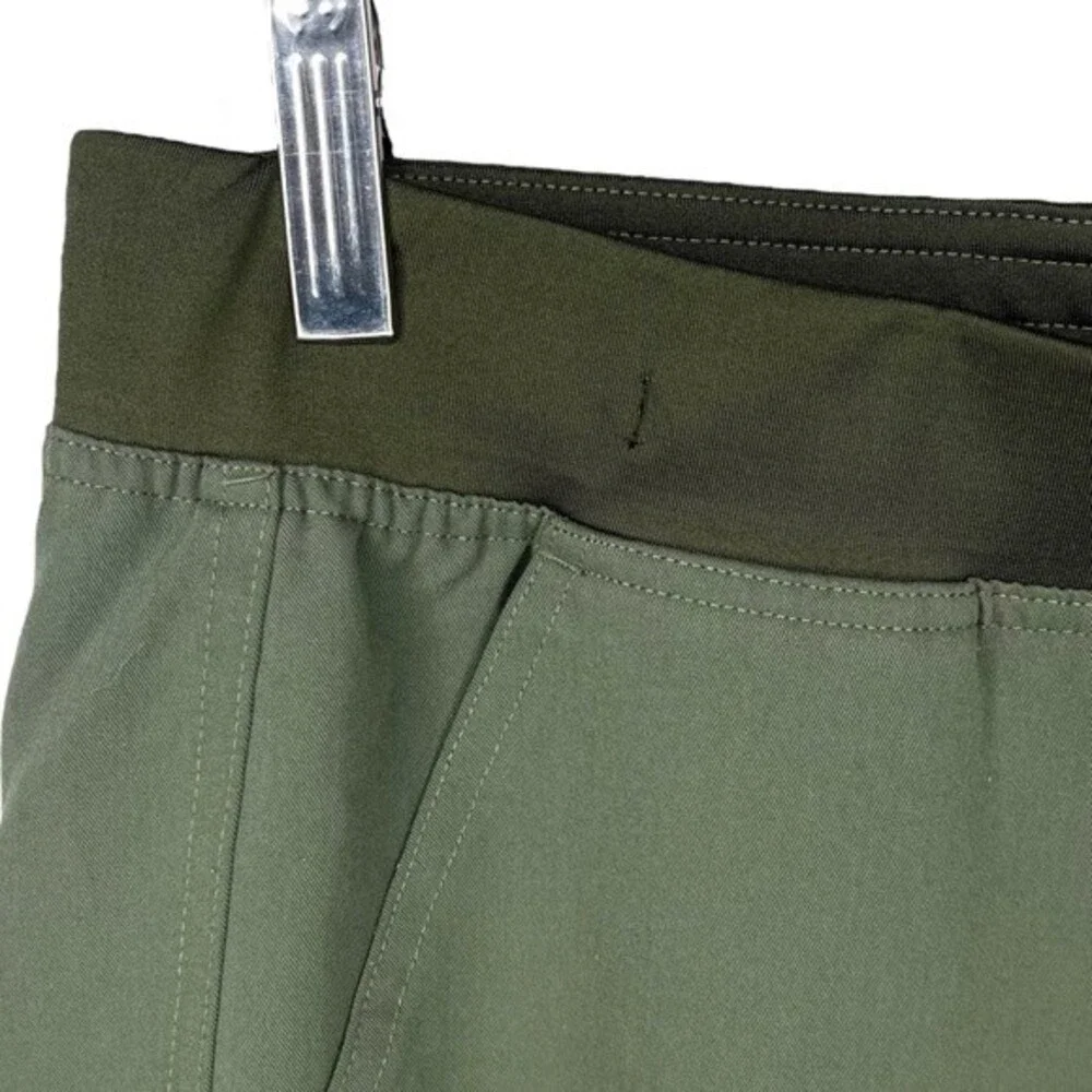 FIGS Axim Cargo Scrub Pants sz S * Moss Green Straight Leg Bottom Scrubs Pockets